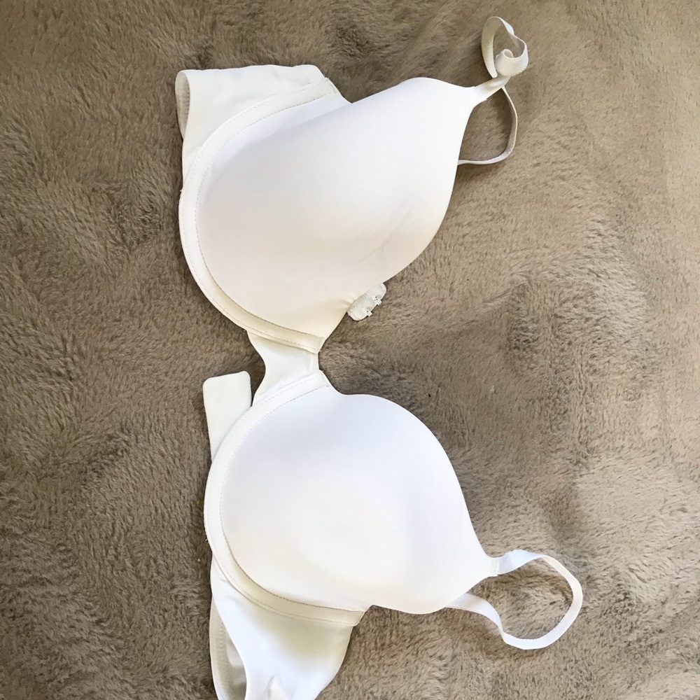 2 Calvin Klein bras